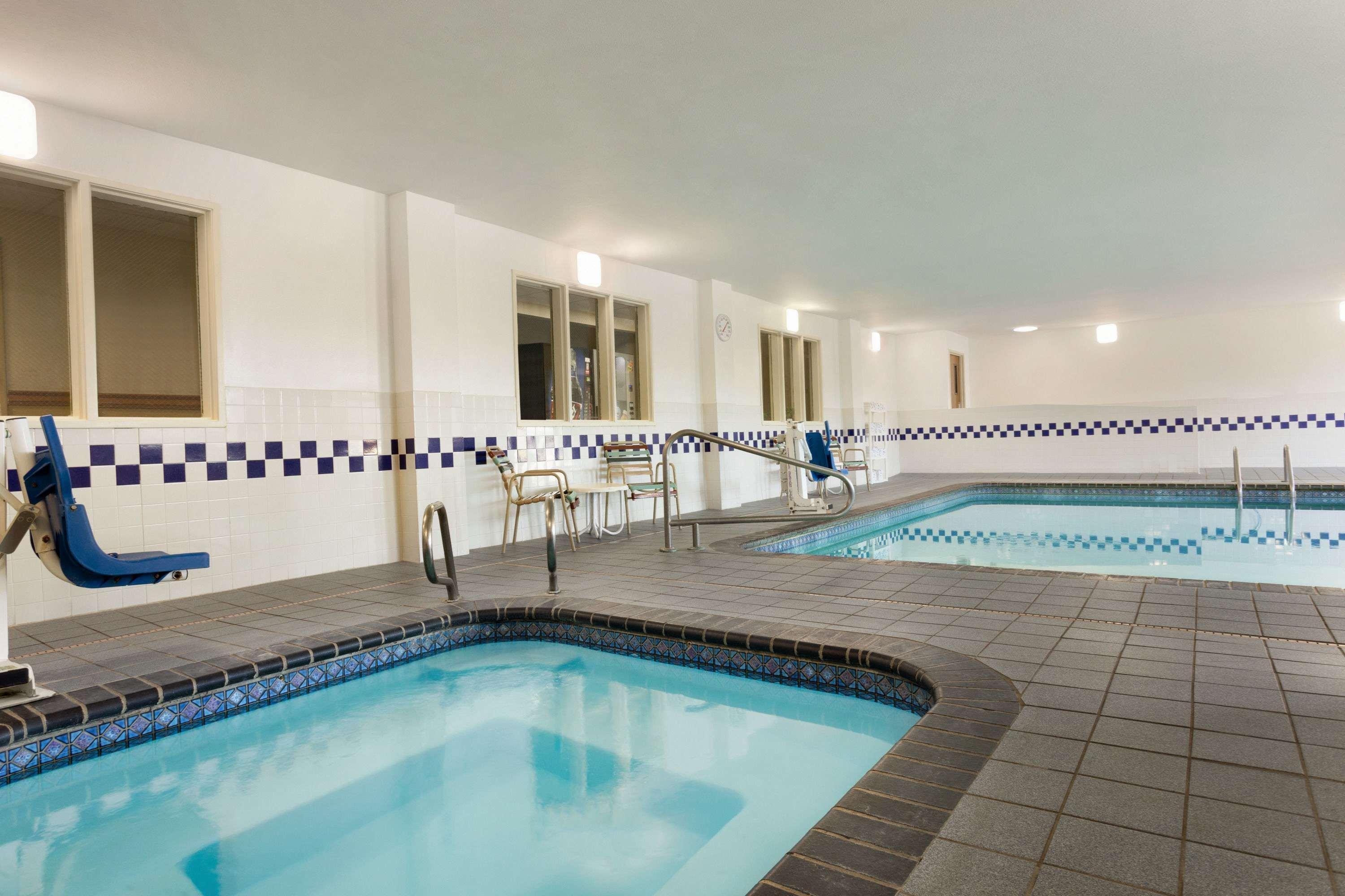 Baymont By Wyndham Salina Hotel Eksteriør billede